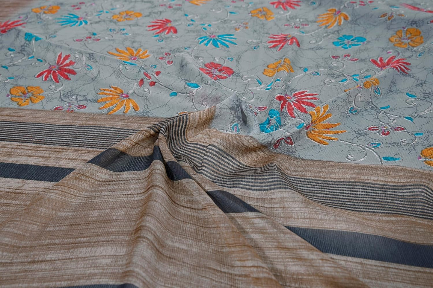 FASHION Floral Printed Saree with Blouse Piece