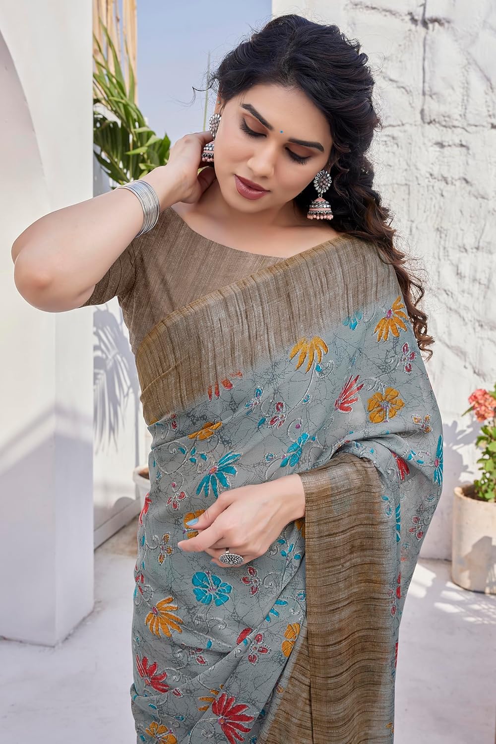 FASHION Floral Printed Saree with Blouse Piece