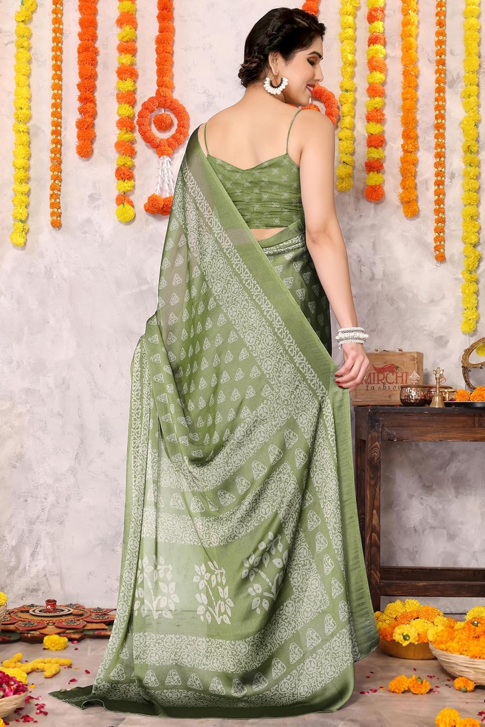 Women's Chiffon Block Printed Saree with Blouse Piece