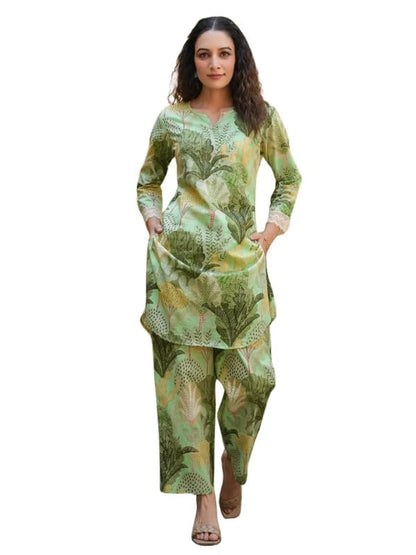 NAINVISH Women's Cotton Blend Green Printed V-Neck