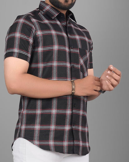 Men Regular Fit Checkered Spread Collar Casual Shirt