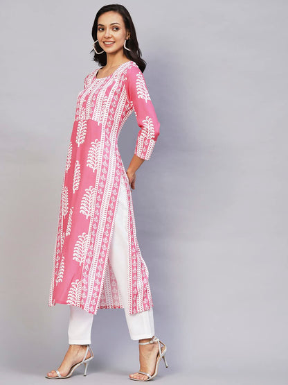 GoSriKi Women's Rayon Printed Straight Kurta