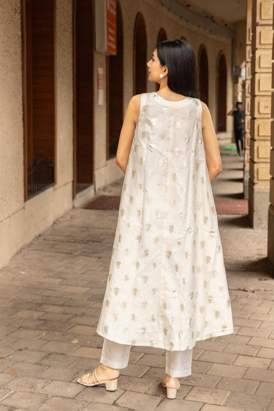 ANNI DESIGNER Women Rayon Printed Kurta with Pant