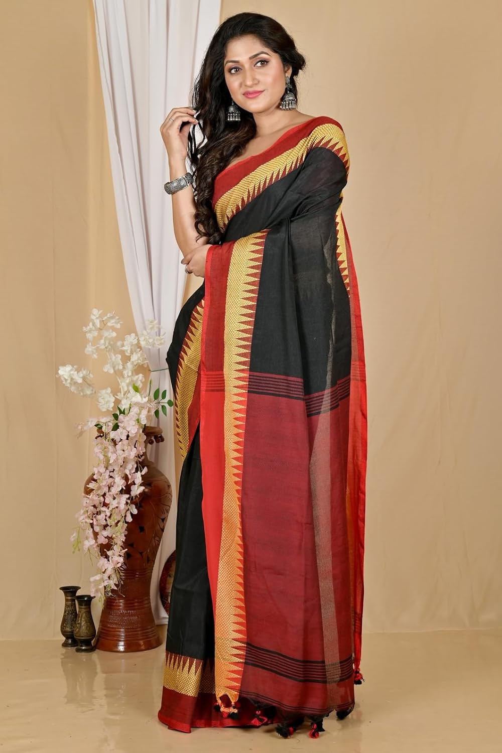 Handloom Saree With Unstitched Running Blouse Piece