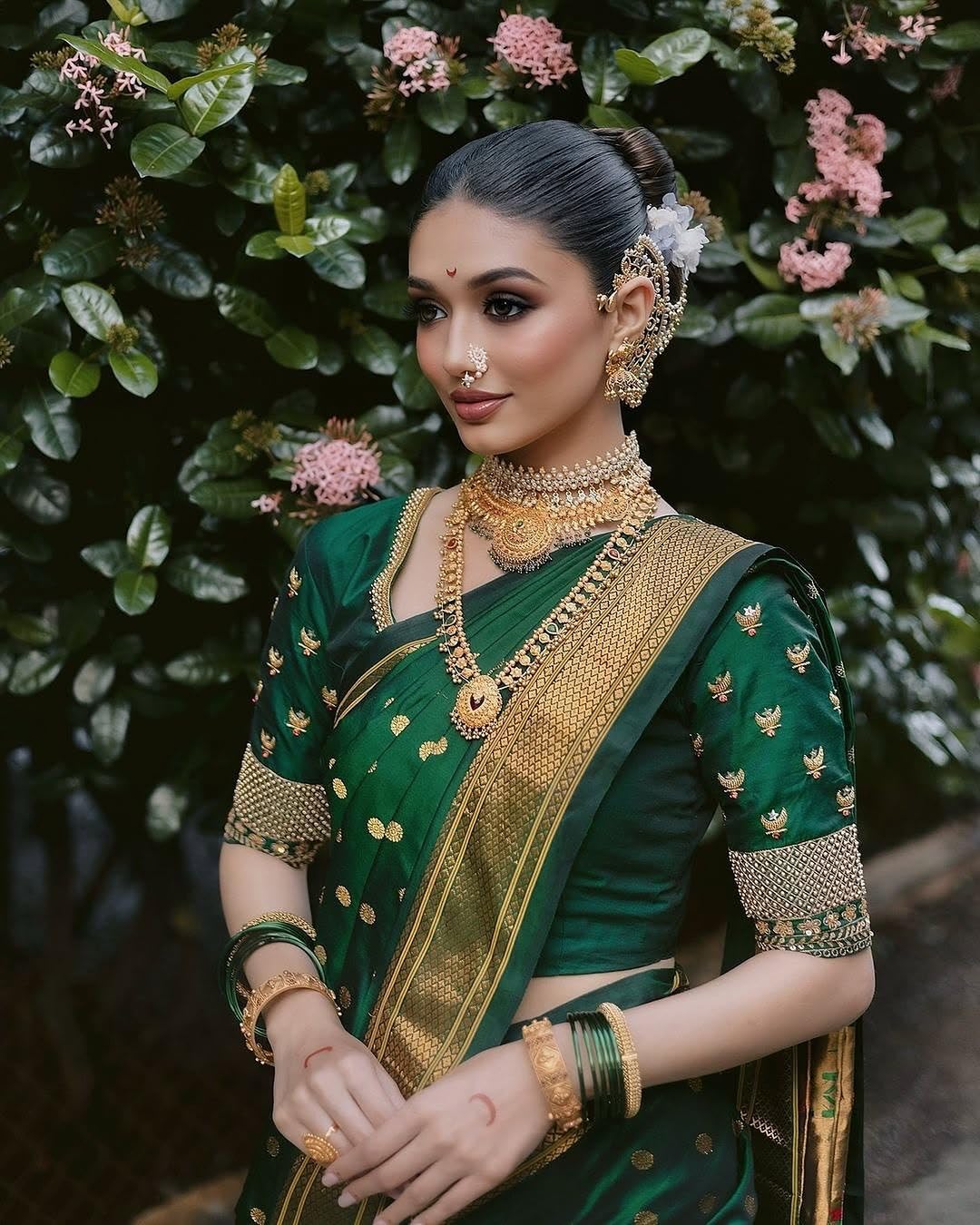 Women Kanjivaram Silk Banaras Sarees With Blouse Piece