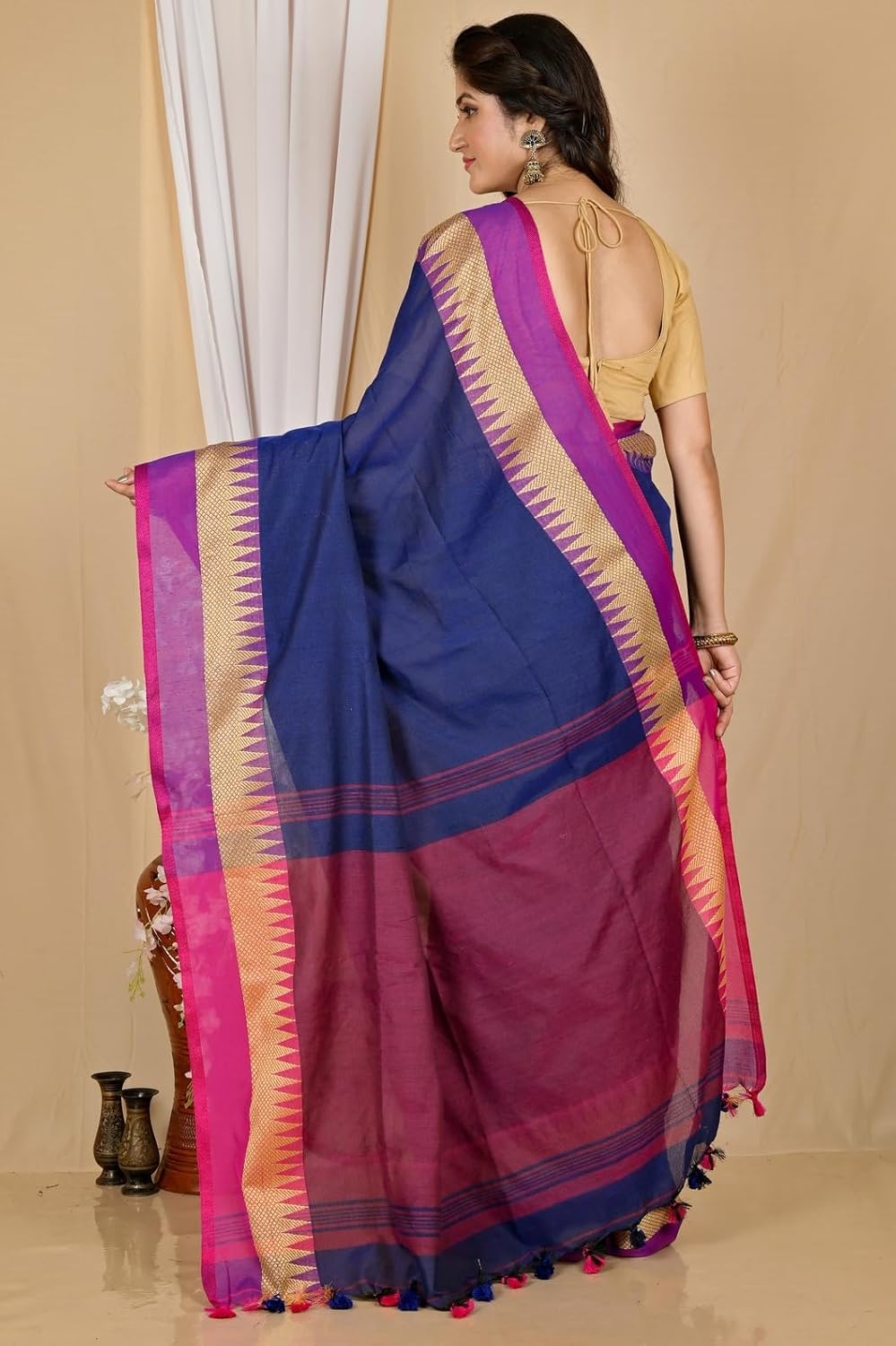 Handloom Saree With Unstitched Running Blouse Piece