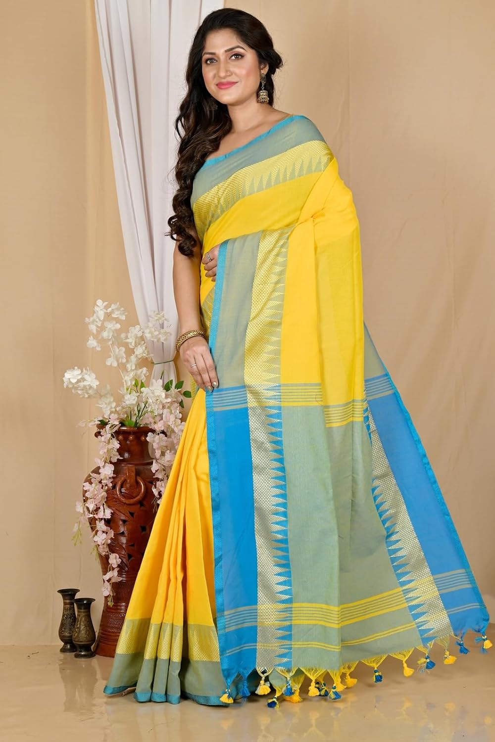 Handloom Saree With Unstitched Running Blouse Piece