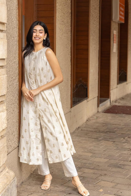 ANNI DESIGNER Women Rayon Printed Kurta with Pant
