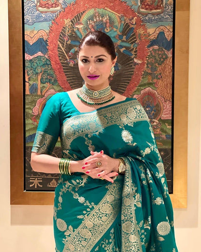 Women's  Soft Silk Banarasi Sarees With Blouse Piece