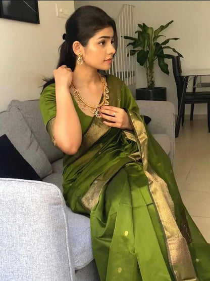 Silk Blend Banarasi Saree with Unstitched Blouse Piece