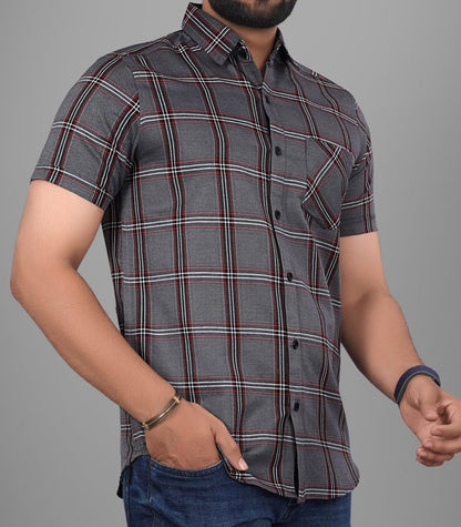 Men Regular Fit Checkered Spread Collar Casual Shirt
