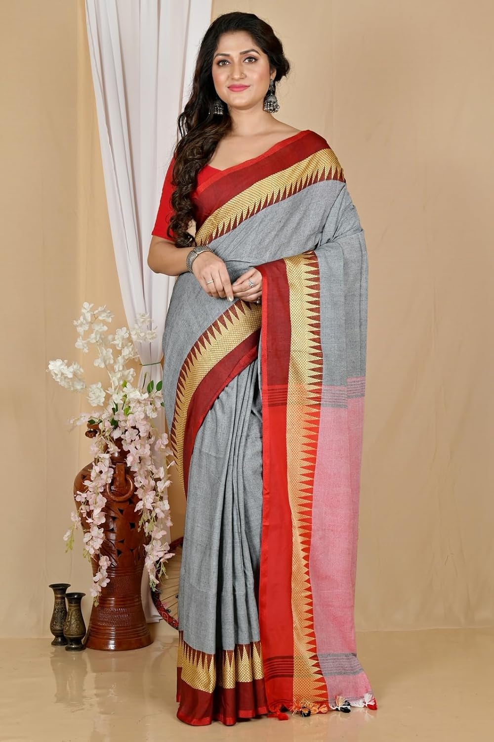 Handloom Saree With Unstitched Running Blouse Piece