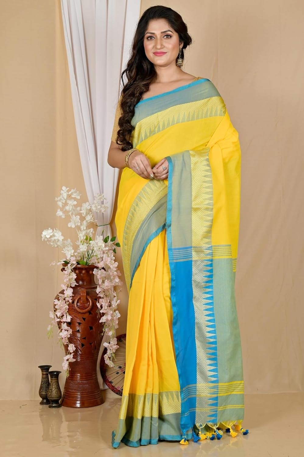 Handloom Saree With Unstitched Running Blouse Piece