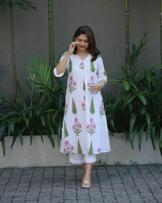Women's Cotton Blend Printed Kurta with Pant