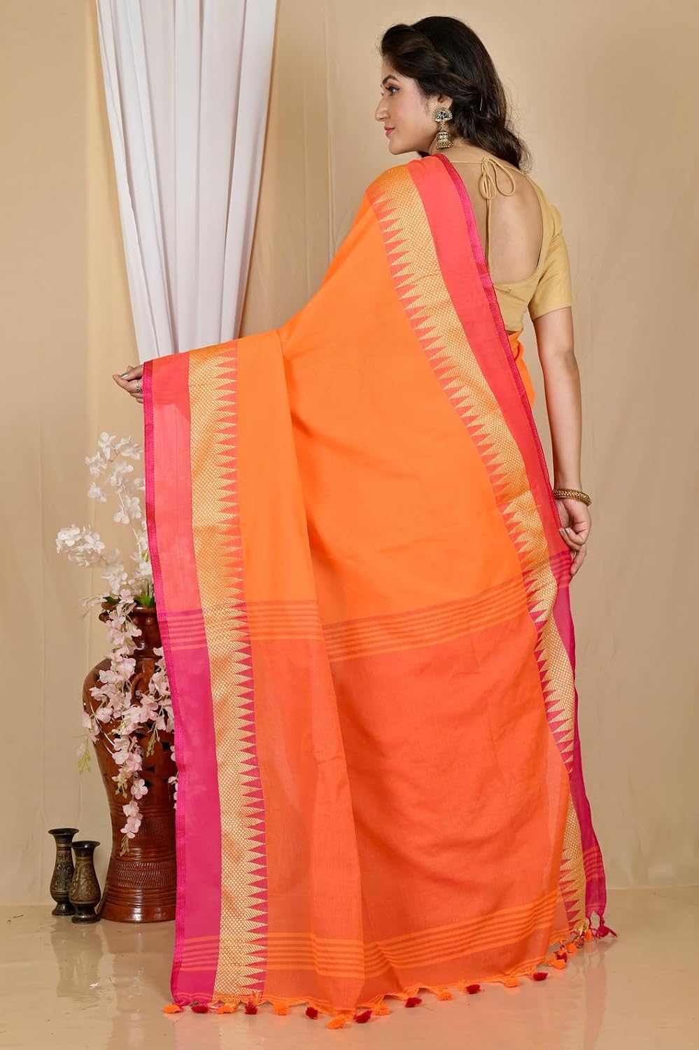 Handloom Saree With Unstitched Running Blouse Piece