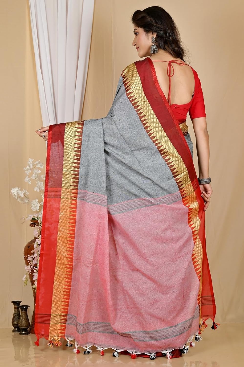 Handloom Saree With Unstitched Running Blouse Piece