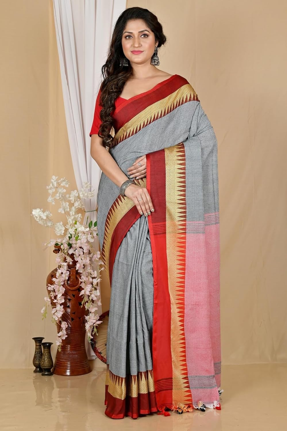 Handloom Saree With Unstitched Running Blouse Piece