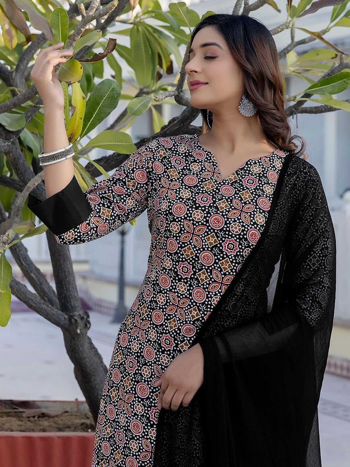 Women's Crepe Printed Kurta with Pant and Dupatta Set