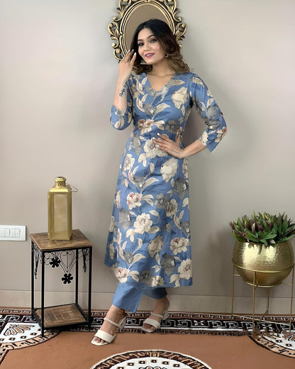 Women's Rayon Blend Straight Printed Kurta with Pant
