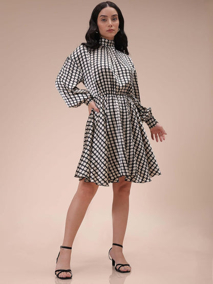 Women Flared Geometric Print Round Neck Dress