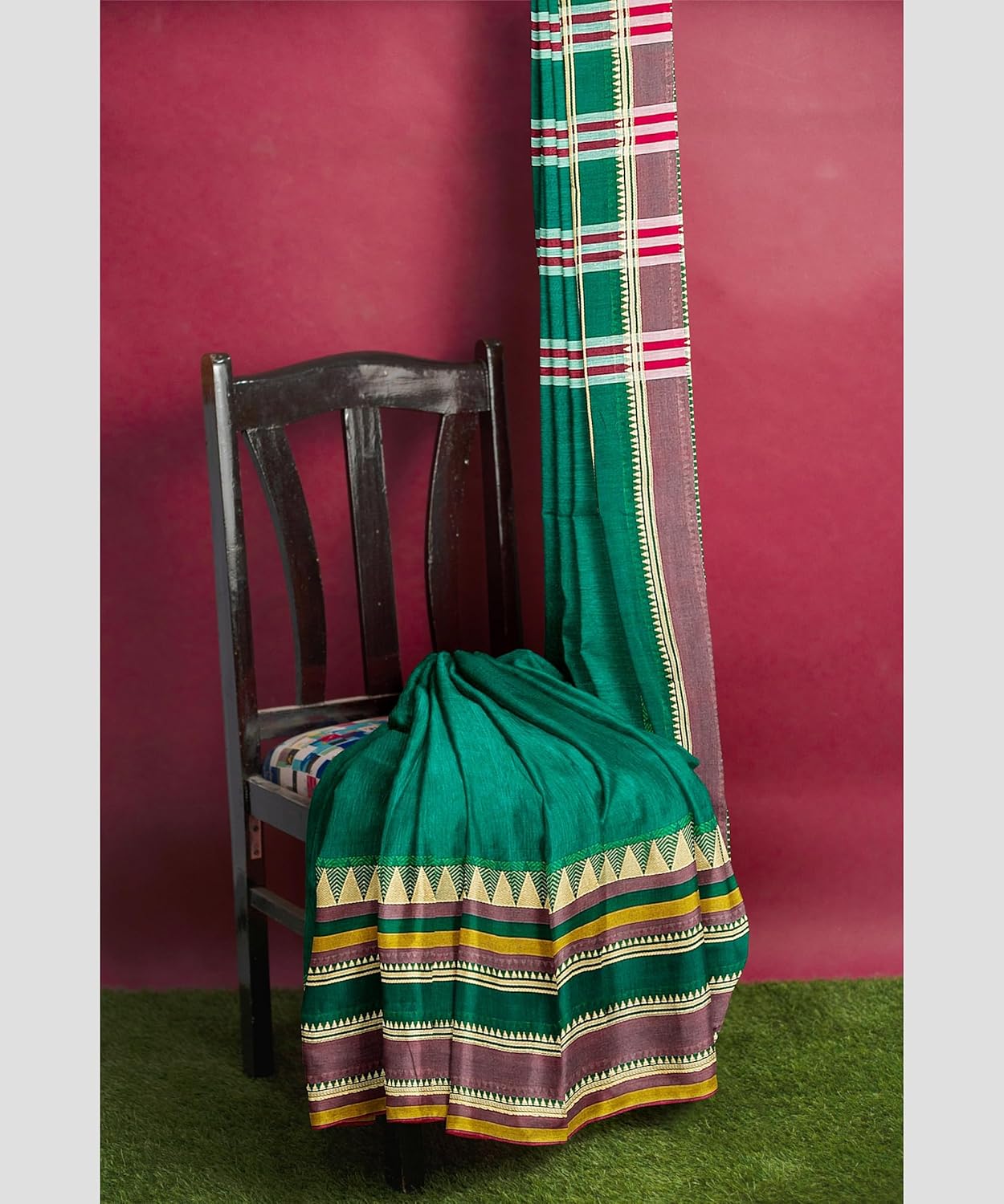 Handloom Saree With Unstitched Running Blouse Piece