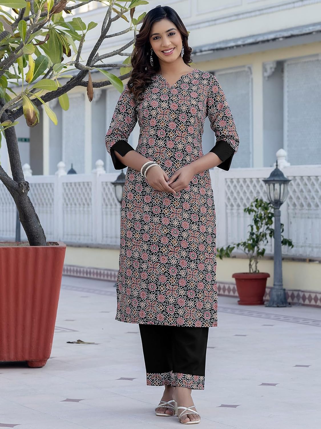 Women's Crepe Printed Kurta with Pant and Dupatta Set