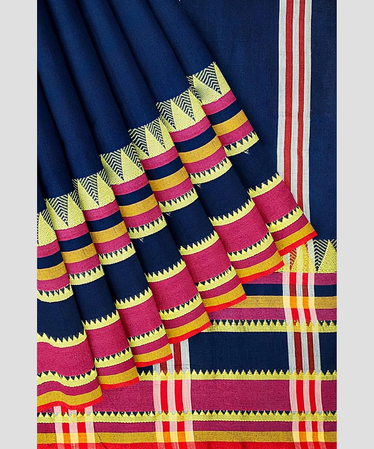 Handloom Saree With Unstitched Running Blouse Piece