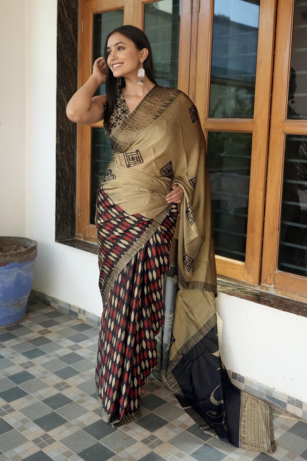 FASHION Women's  Floral Printed Saree with Blouse Piece