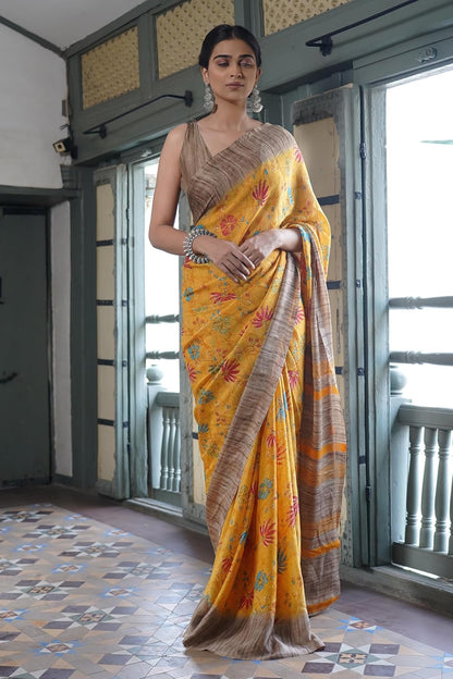 FASHION  Floral Printed Saree with Blouse Piece