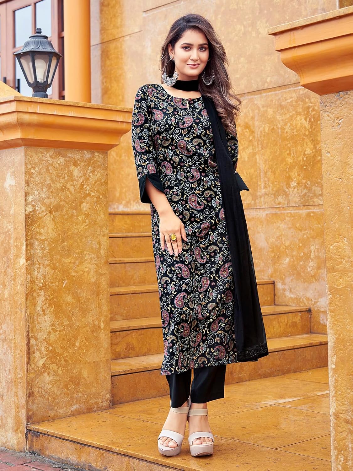 Women's Crepe Printed Kurta with Pant and Dupatta Set