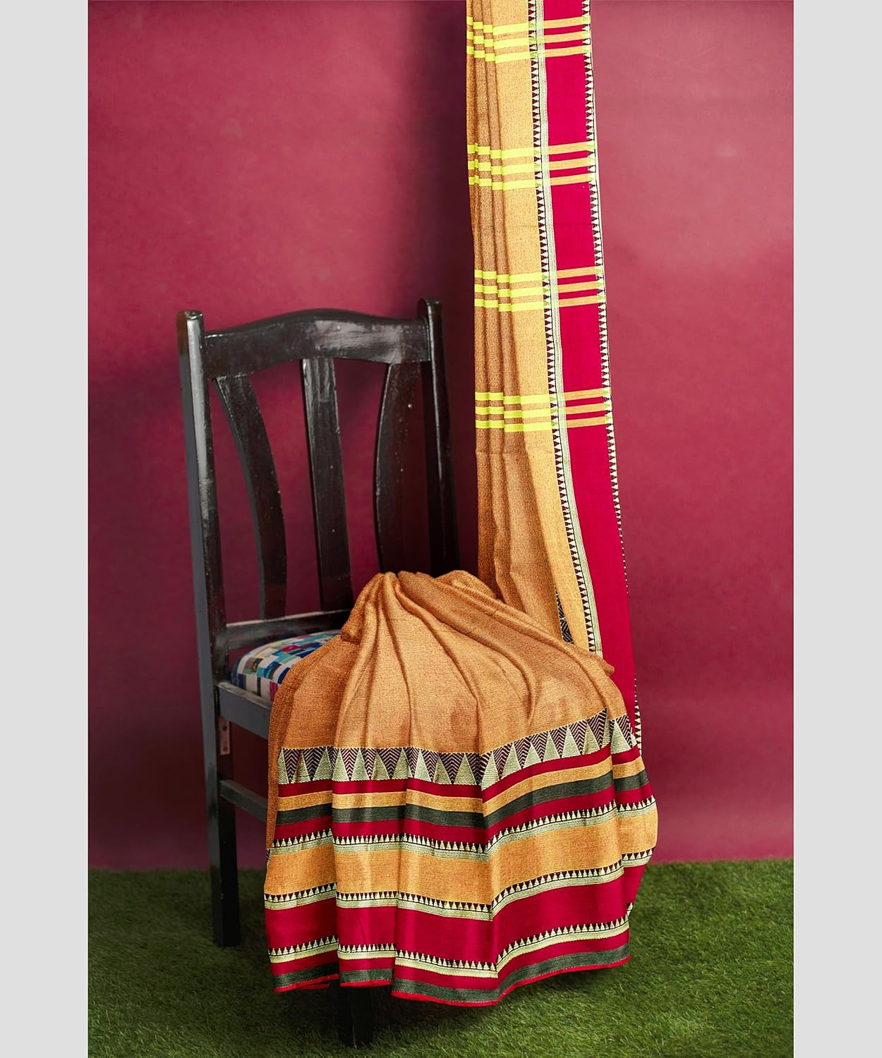 Handloom Saree With Unstitched Running Blouse Piece