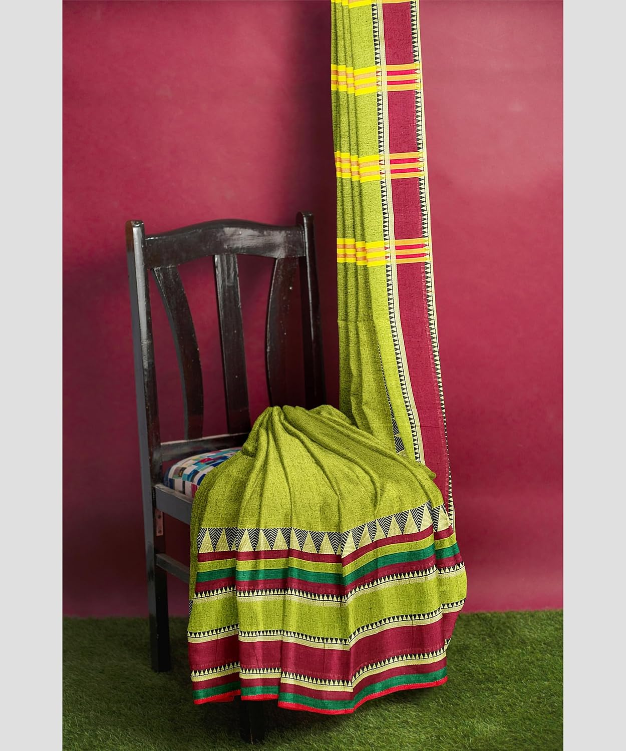 Handloom Saree With Unstitched Running Blouse Piece