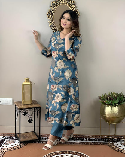 Women's Rayon Blend Straight Printed Kurta with Pant