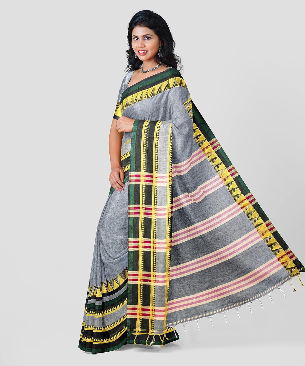 Handloom Saree With Unstitched Running Blouse Piece