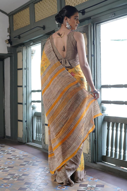 FASHION  Floral Printed Saree with Blouse Piece
