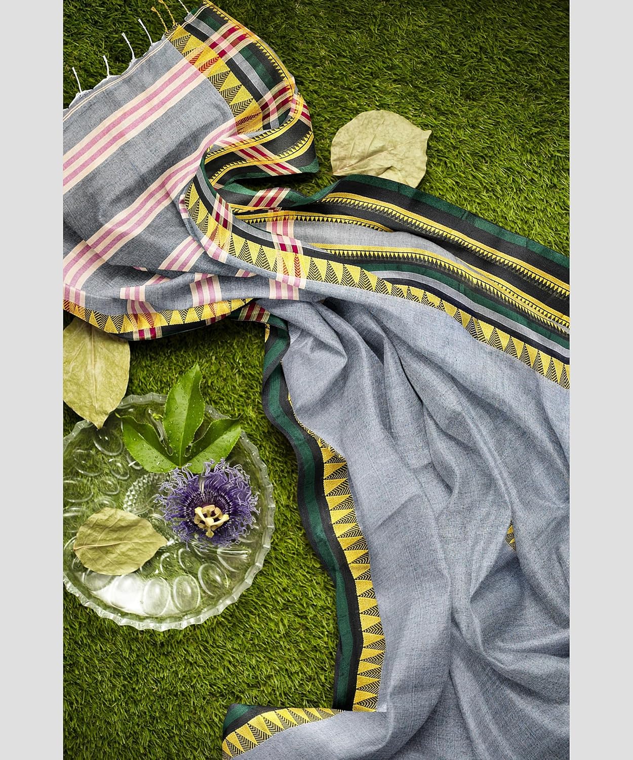 Handloom Saree With Unstitched Running Blouse Piece