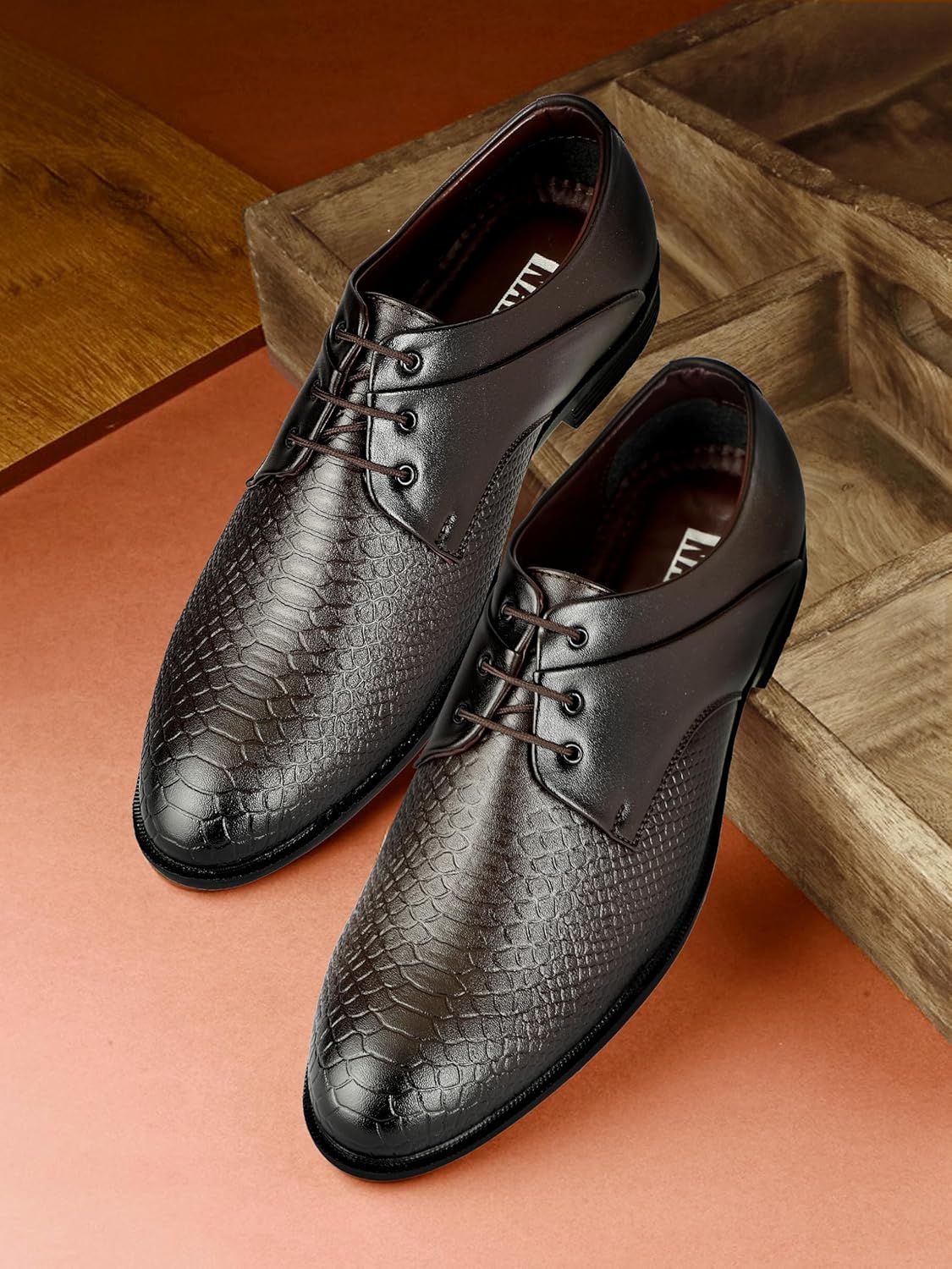 NARKI Synthetic Leather Lightweight,Comfort,Summer - alphahostel.in