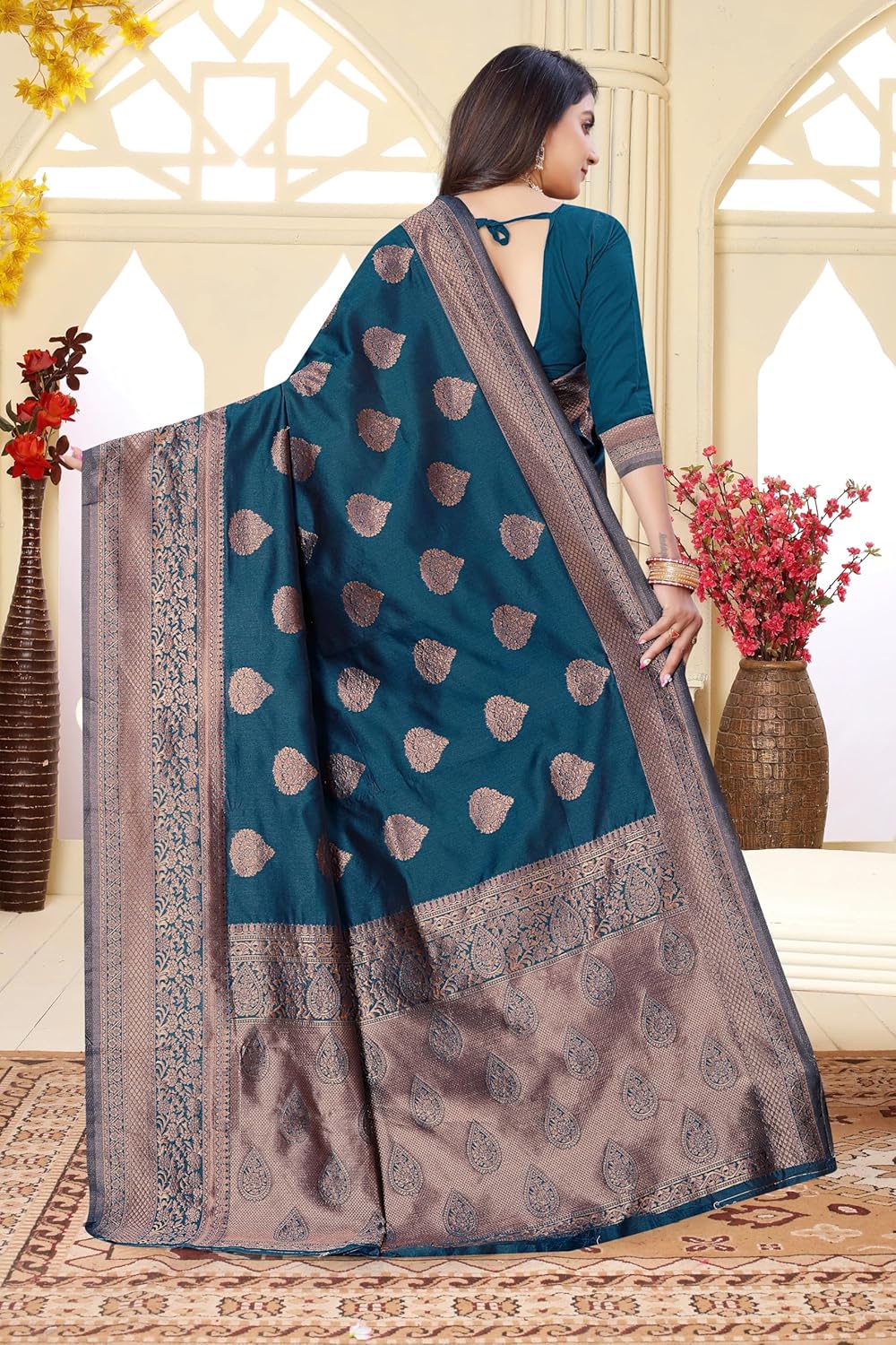 Women's Banarasi Sarees With Blouse Piece